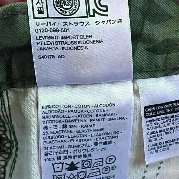 Levi’s Premium Womens Green Palm Leaf Tropical Print Chino Shorts Size 28 - Picture 8 of 9